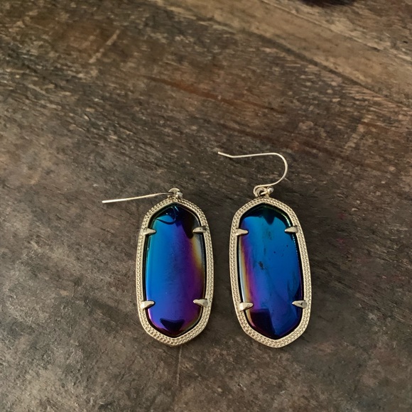 Kendra Scott Jewelry - RARE Kendra Scott Black Iridescent Earrings